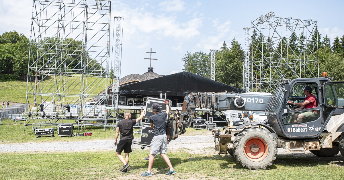 A csillagokat is elhozzák a csíksomlyói nyeregbe
